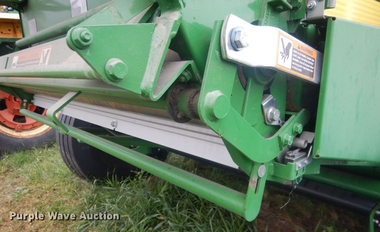 image for item HU9454 John Deere 569  round baler