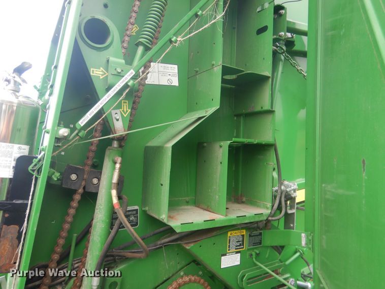 image for item HU9454 John Deere 569  round baler