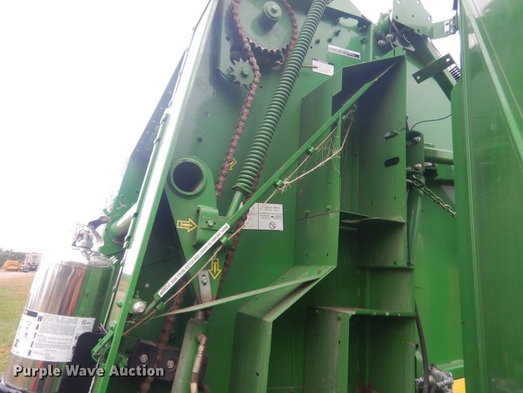 image for item HU9454 John Deere 569  round baler