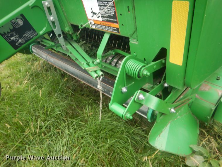 image for item HU9454 John Deere 569  round baler