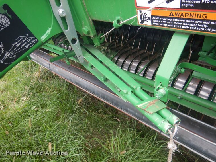 image for item HU9454 John Deere 569  round baler