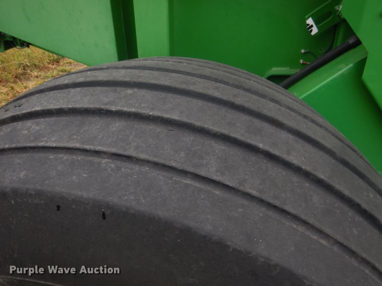 image for item HU9454 John Deere 569  round baler