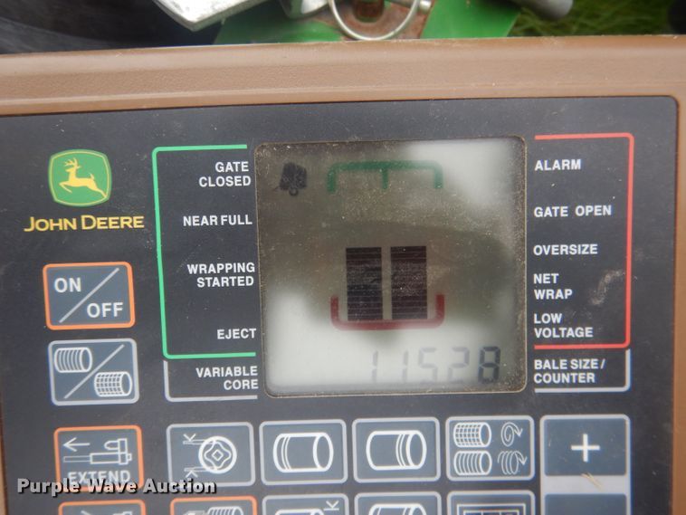 image for item HU9454 John Deere 569  round baler