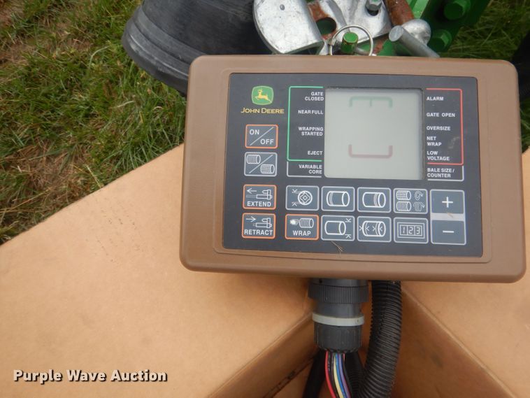 image for item HU9454 John Deere 569  round baler