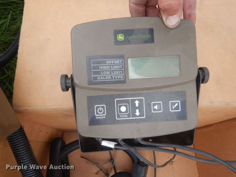 image for item HU9454 John Deere 569  round baler