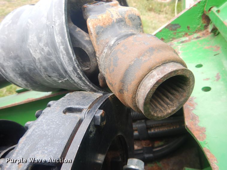 image for item HU9455 2005 John Deere 567  round baler