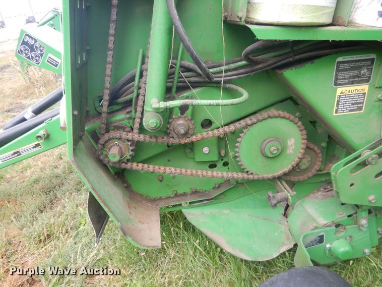 image for item HU9455 2005 John Deere 567  round baler