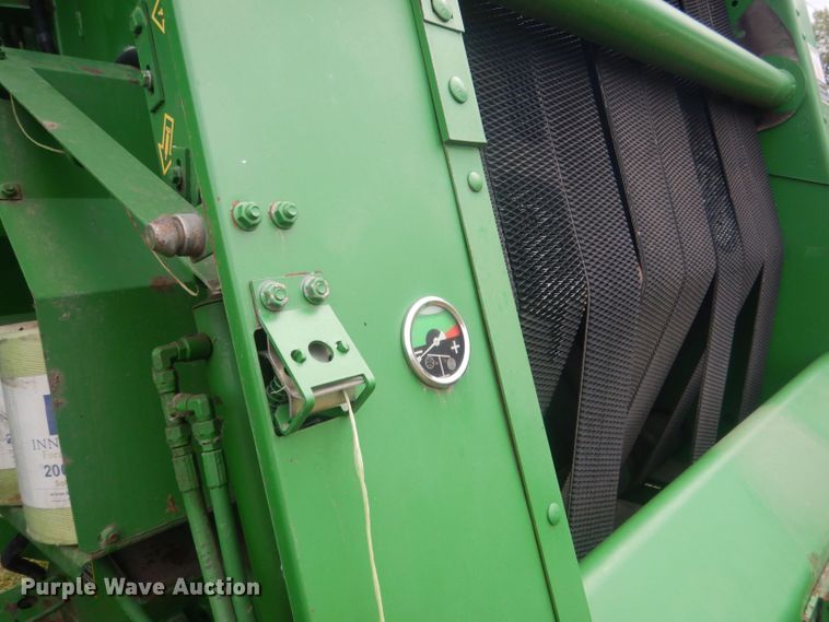 image for item HU9455 2005 John Deere 567  round baler