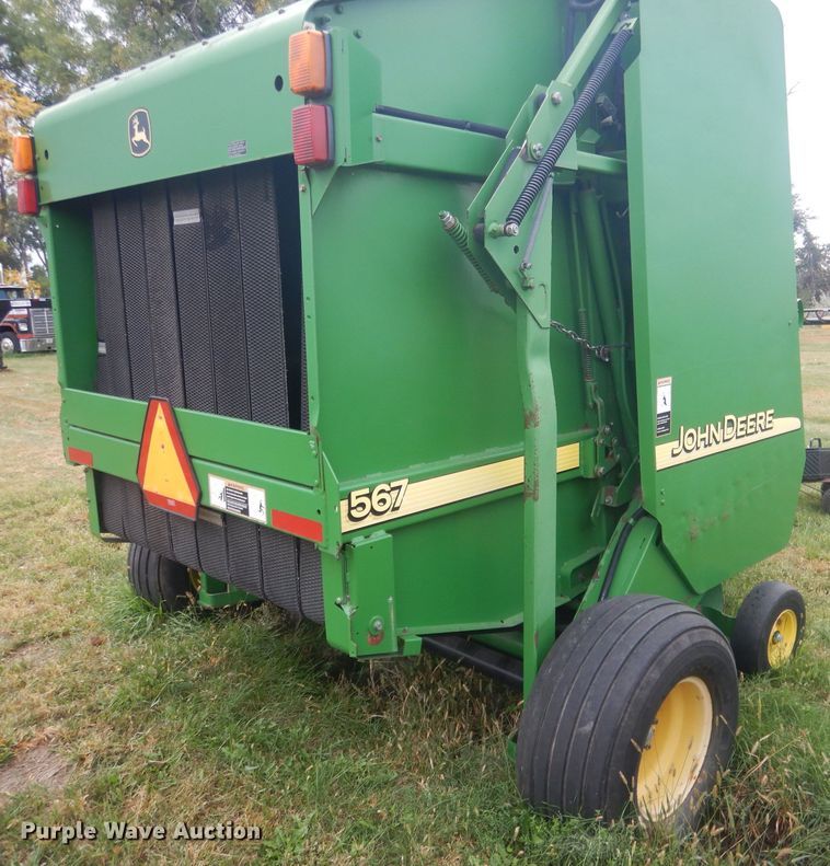 image for item HU9455 2005 John Deere 567  round baler