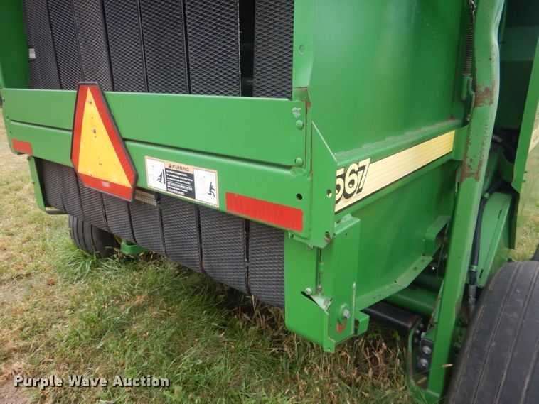 image for item HU9455 2005 John Deere 567  round baler