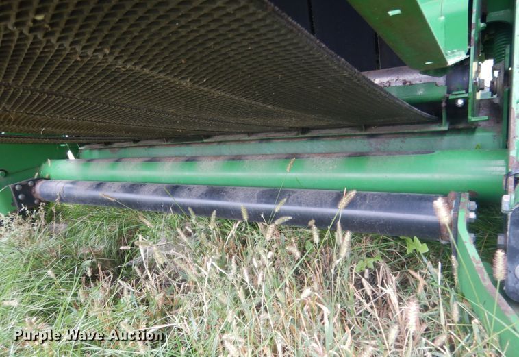 image for item HU9455 2005 John Deere 567  round baler