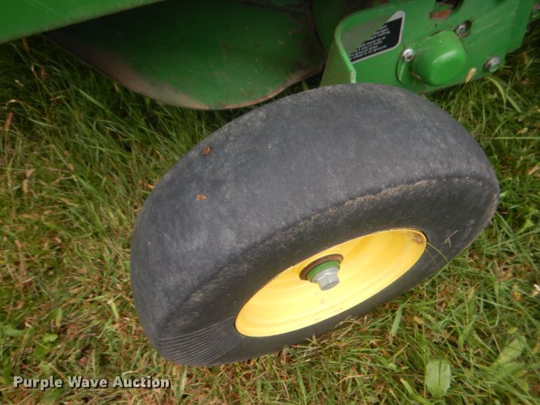 image for item HU9455 2005 John Deere 567  round baler