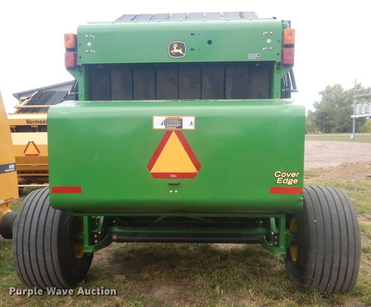 image for item HU9456 2013 John Deere 569  round baler