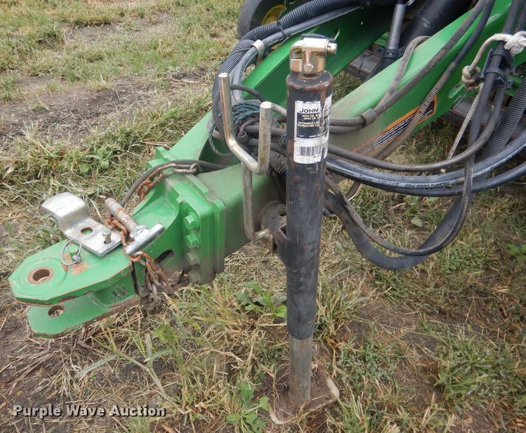 image for item HU9456 2013 John Deere 569  round baler