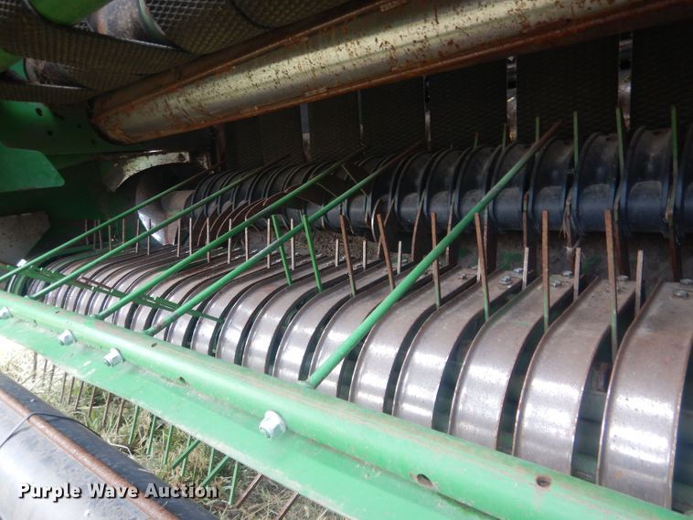 image for item HU9456 2013 John Deere 569  round baler
