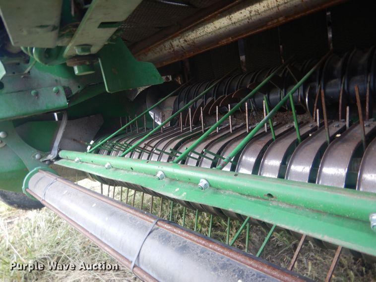 image for item HU9456 2013 John Deere 569  round baler