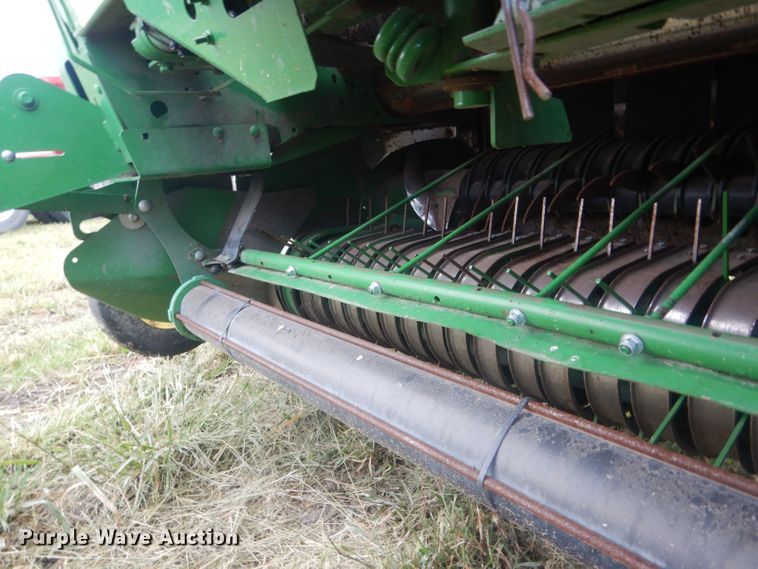 image for item HU9456 2013 John Deere 569  round baler