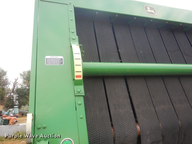 image for item HU9456 2013 John Deere 569  round baler