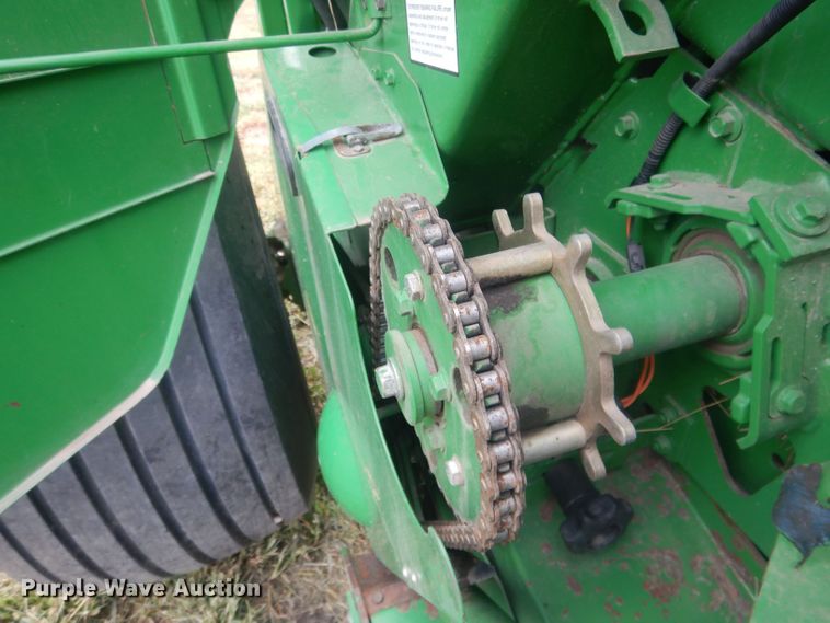 image for item HU9456 2013 John Deere 569  round baler