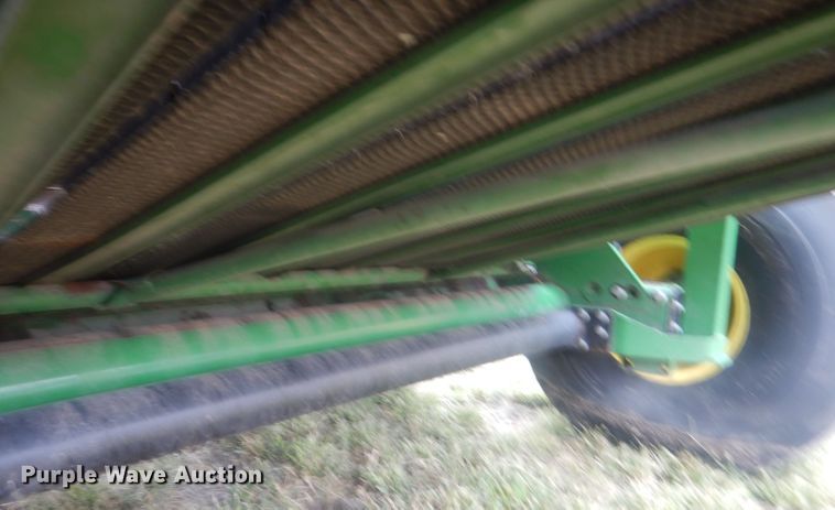 image for item HU9456 2013 John Deere 569  round baler