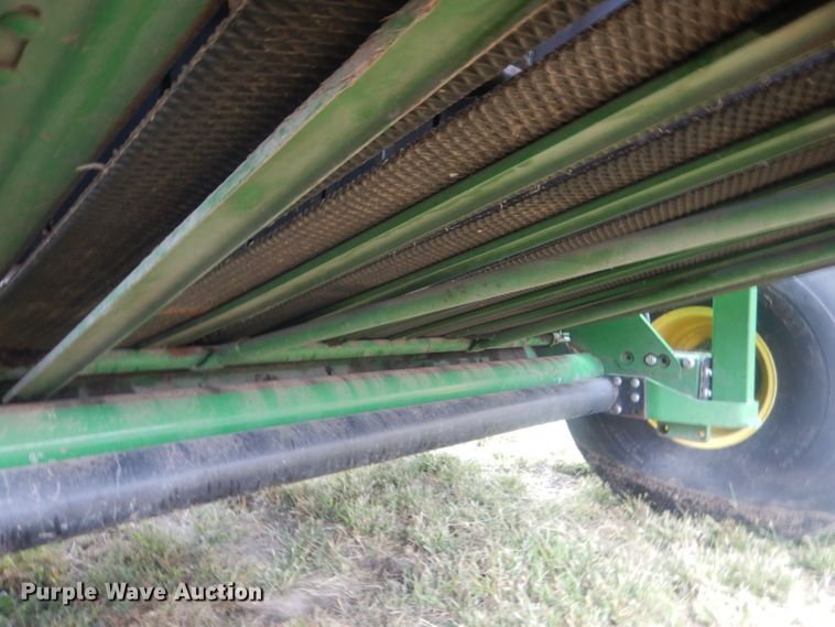 image for item HU9456 2013 John Deere 569  round baler