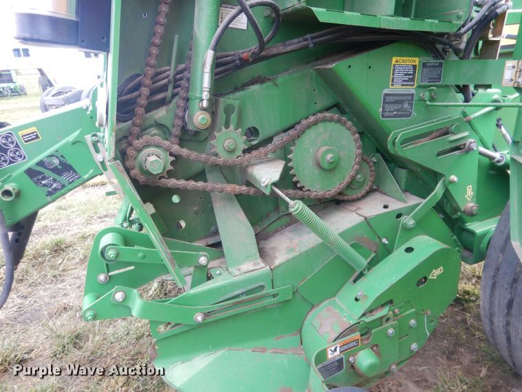 image for item HU9456 2013 John Deere 569  round baler