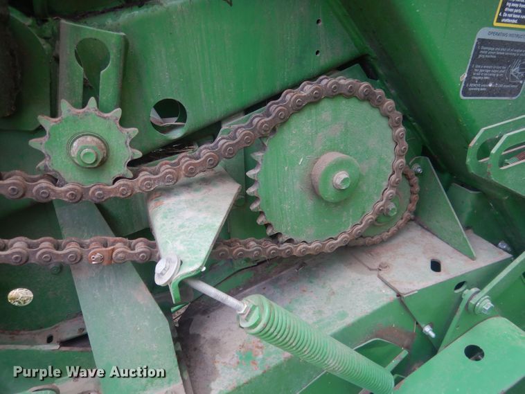 image for item HU9456 2013 John Deere 569  round baler