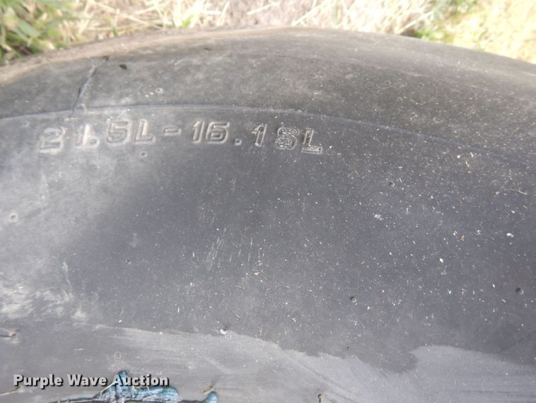 image for item HU9456 2013 John Deere 569  round baler