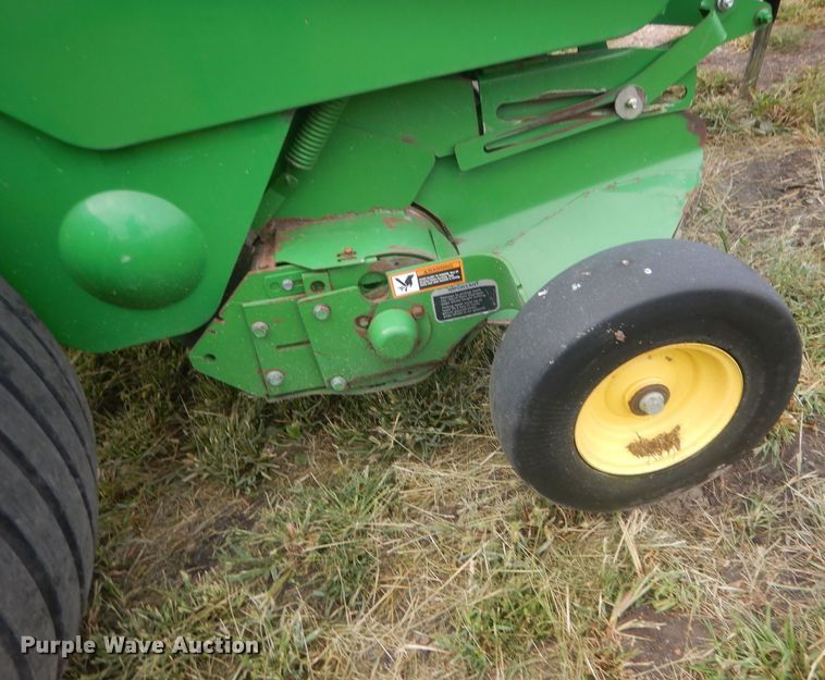 image for item HU9456 2013 John Deere 569  round baler