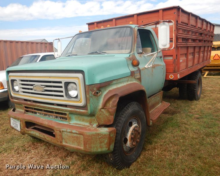 image for item HU9457 1973 Chevrolet C60  grain truck