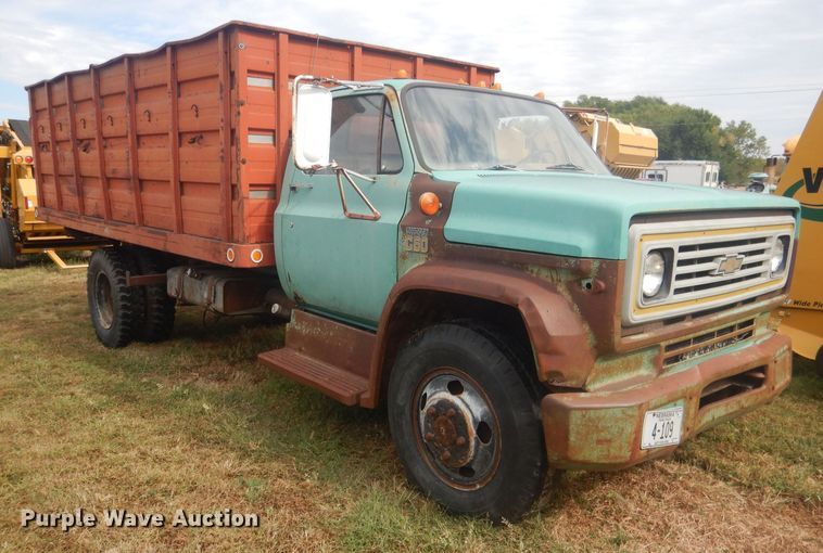 image for item HU9457 1973 Chevrolet C60  grain truck