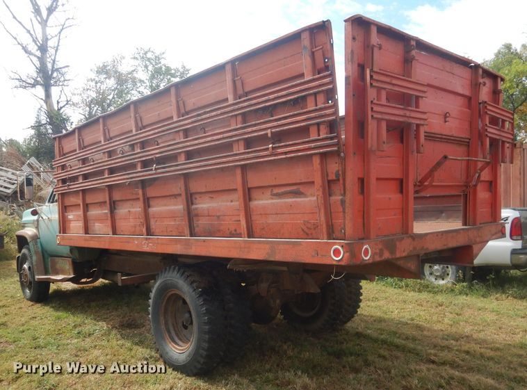 image for item HU9457 1973 Chevrolet C60  grain truck