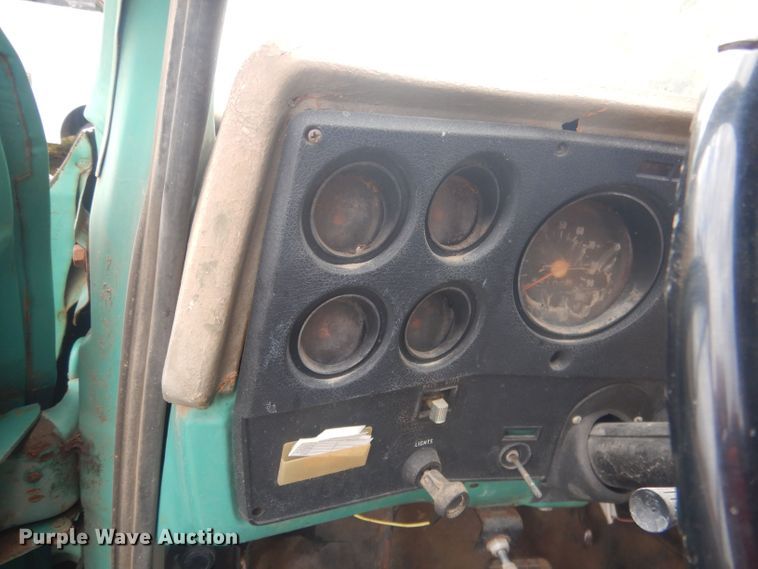 image for item HU9457 1973 Chevrolet C60  grain truck