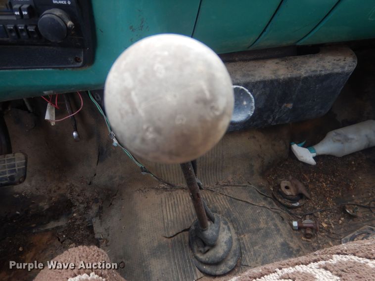 image for item HU9457 1973 Chevrolet C60  grain truck