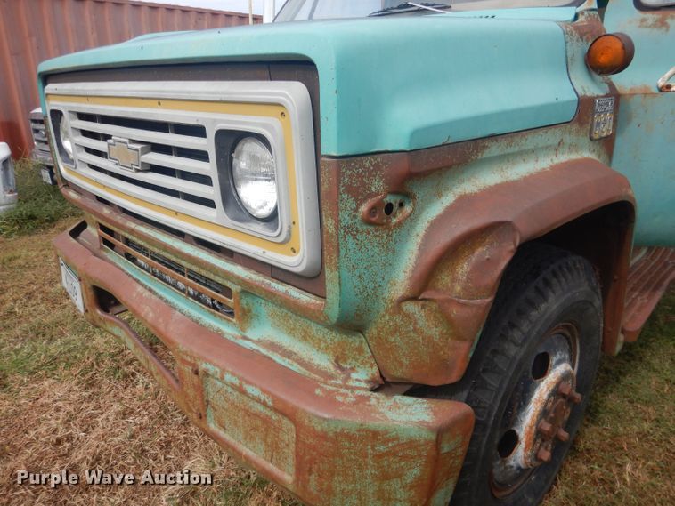 image for item HU9457 1973 Chevrolet C60  grain truck
