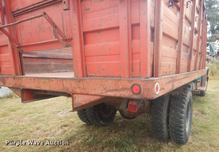 image for item HU9457 1973 Chevrolet C60  grain truck