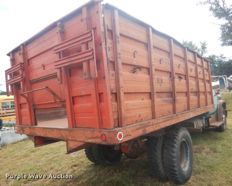 image for item HU9457 1973 Chevrolet C60  grain truck