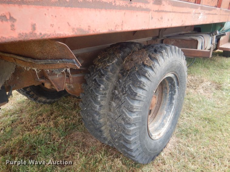 image for item HU9457 1973 Chevrolet C60  grain truck