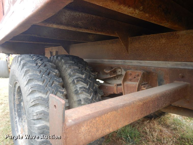 image for item HU9457 1973 Chevrolet C60  grain truck