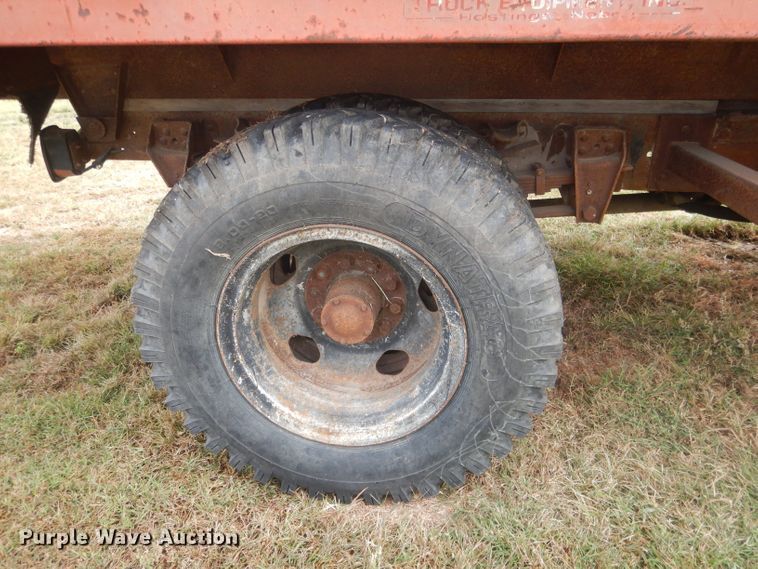 image for item HU9457 1973 Chevrolet C60  grain truck