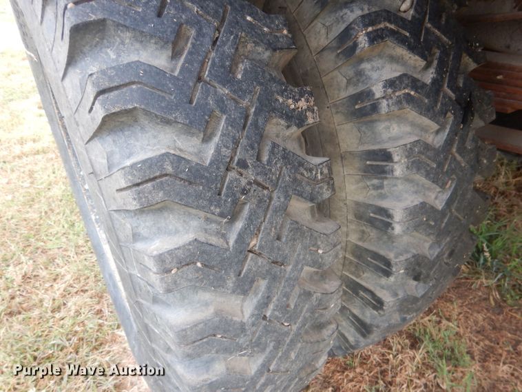 image for item HU9457 1973 Chevrolet C60  grain truck