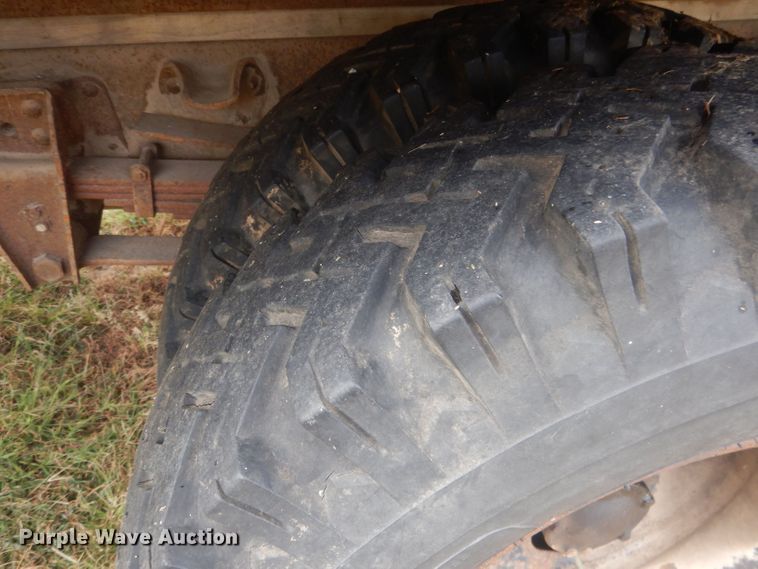 image for item HU9457 1973 Chevrolet C60  grain truck