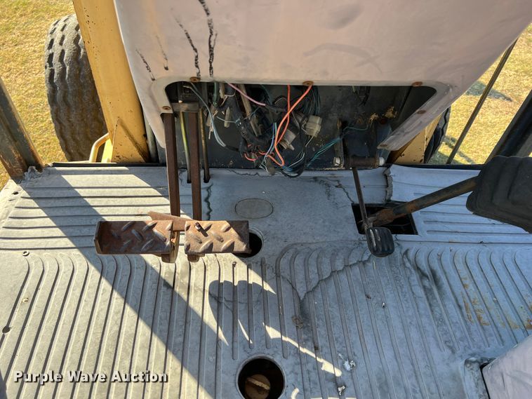 image for item HX9915 Ford  landscape tractor