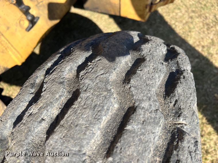 image for item HX9915 Ford  landscape tractor