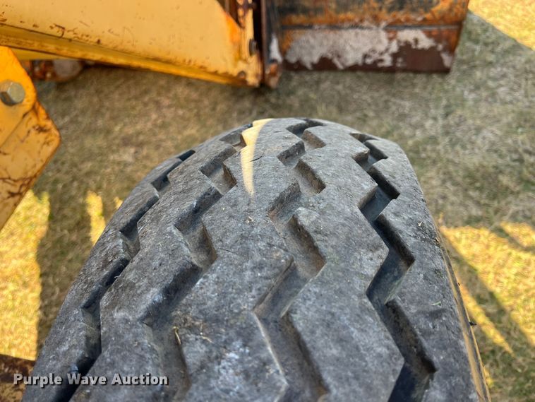 image for item HX9915 Ford  landscape tractor