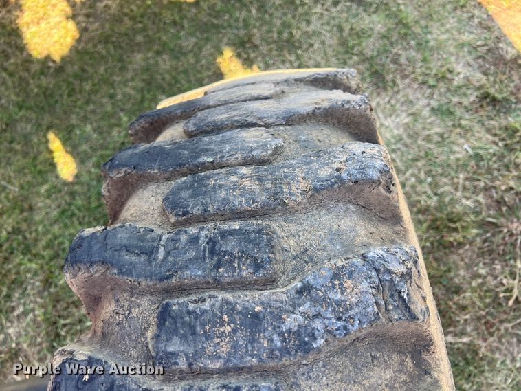 image for item HX9920 Kubota M5700  MFWD tractor