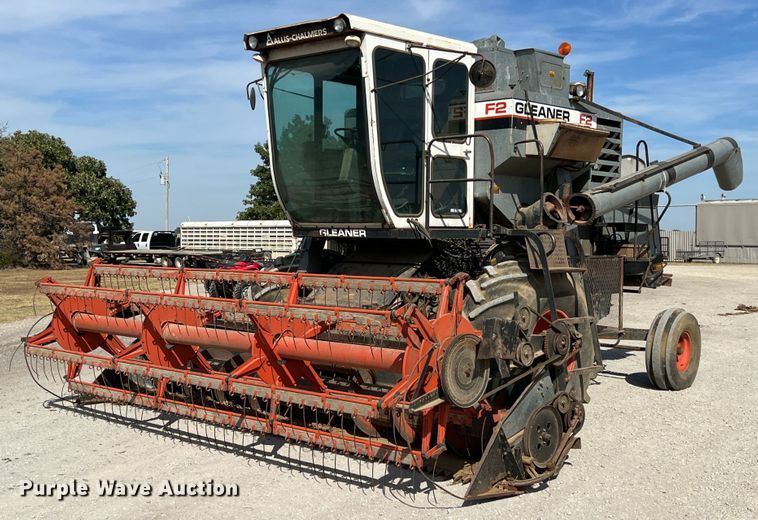 image for item HX9933 1977 Gleaner F2  combine