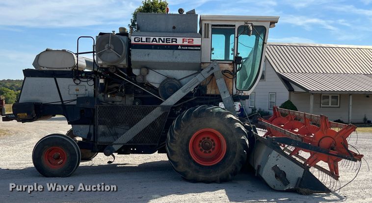 image for item HX9933 1977 Gleaner F2  combine