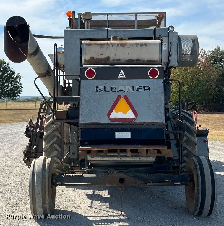 image for item HX9933 1977 Gleaner F2  combine