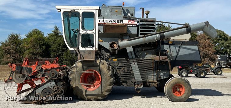 image for item HX9933 1977 Gleaner F2  combine